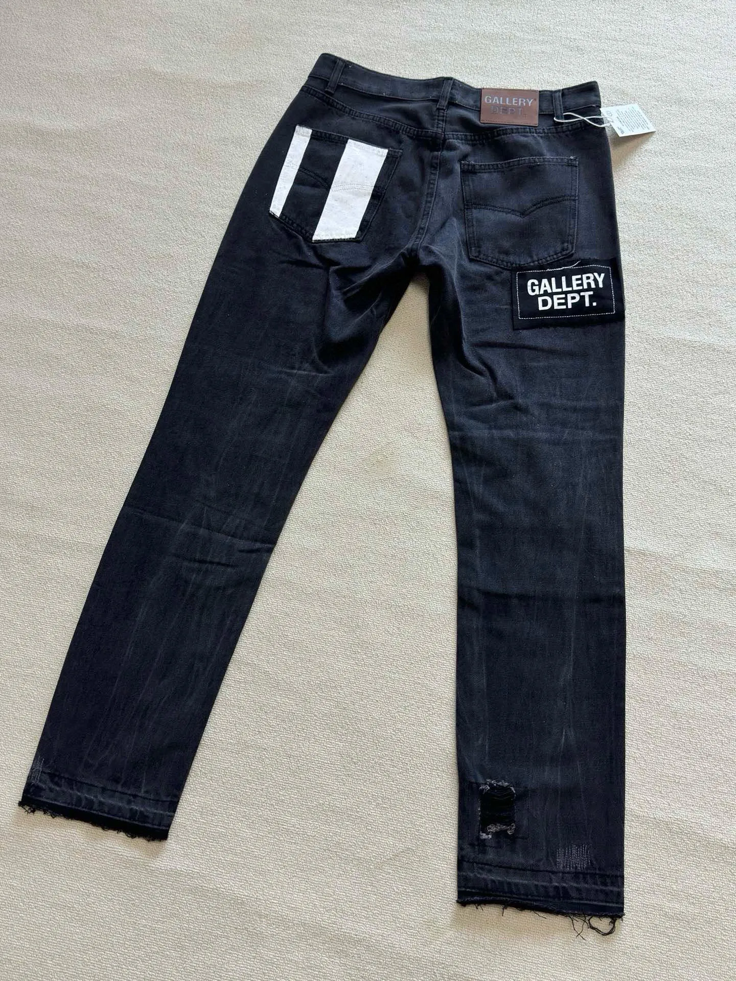 -Size upper body P246#G22 GALLERY DEPT. Skull hand-stitched distressed distressed jeans -Color: Black -Size: S-XXL